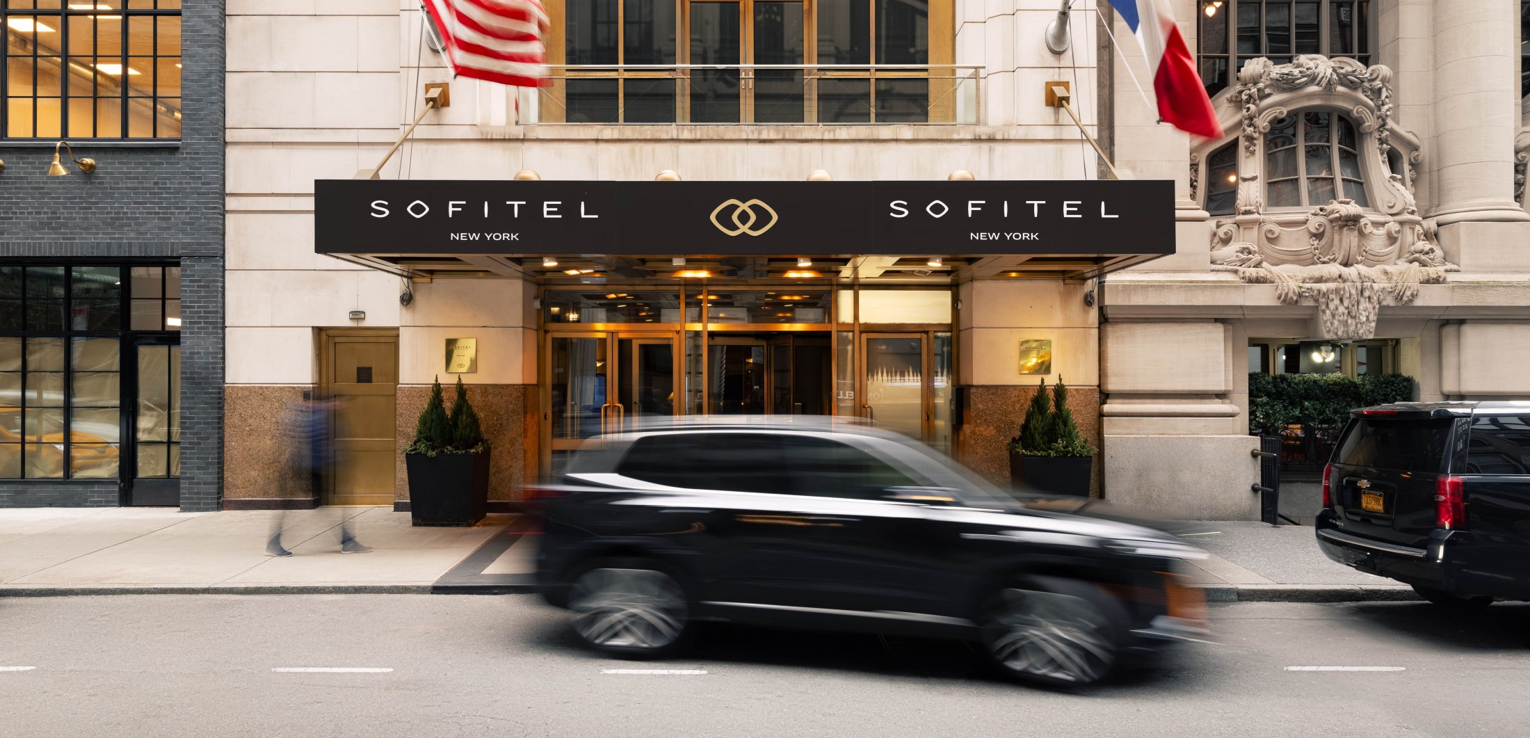 Photo of the hotel Sofitel New York: Building entrance black suv horizontal min1